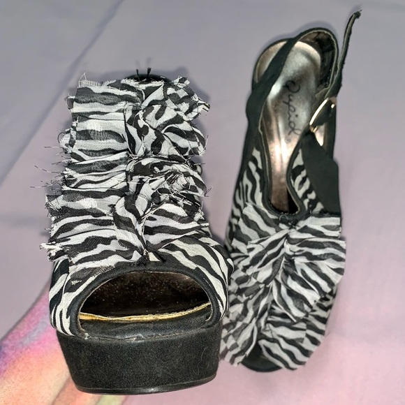 ‼️👠‼️BOGO 50% OFF. Zebra print ruffle high heels! - Picture 8 of 15